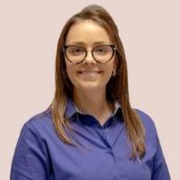 Dr Amanda Dupas de Matos staff profile picture